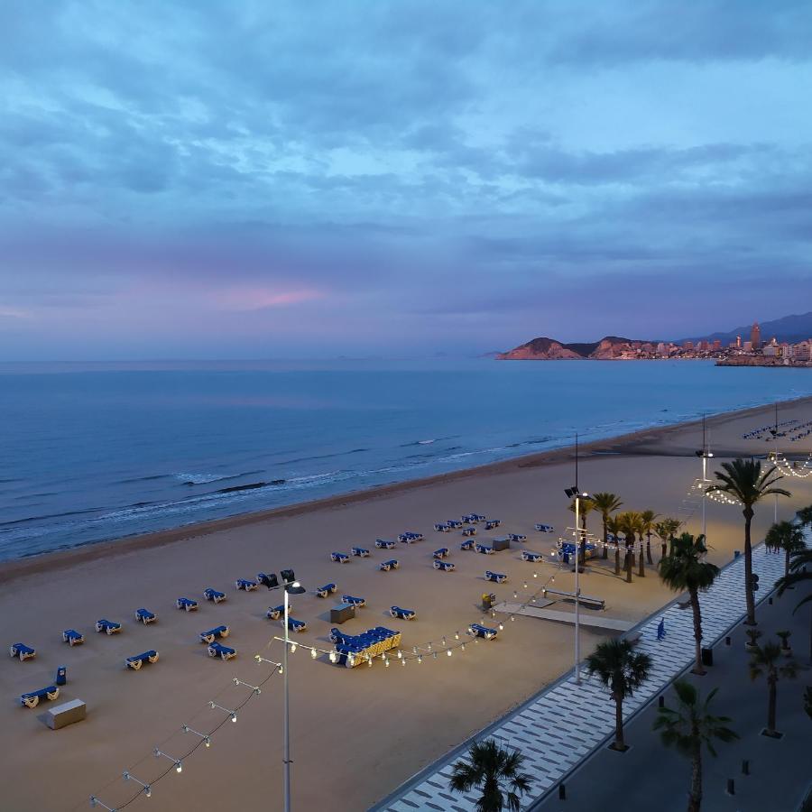 Luminoso Apartamento En Primera Linea De Playa بينايدورم المظهر الخارجي الصورة