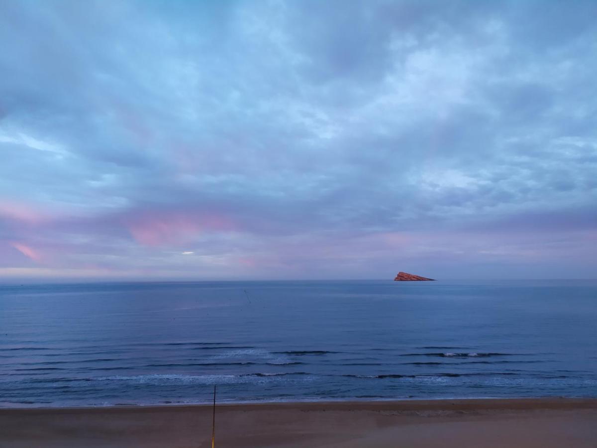 Luminoso Apartamento En Primera Linea De Playa بينايدورم المظهر الخارجي الصورة